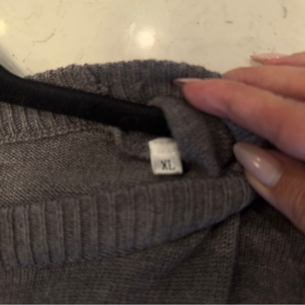 AMI Paris Gray Sweater - Picture 6 of 8